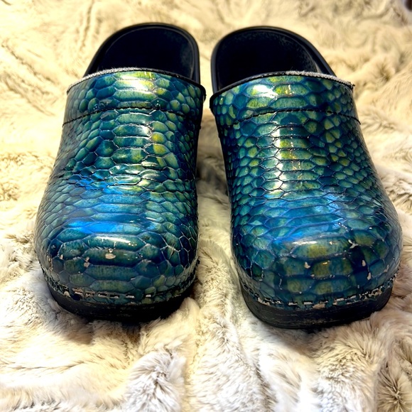 Dansko shoes size 6 EU (36) professional Blue Python clogs - Picture 2 of 6